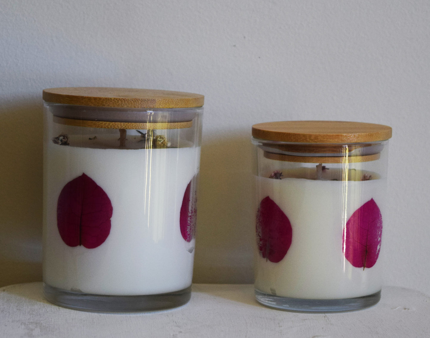 - LARGE 45H BURN TIME -  SOY CANDLE WITH BOUGAINVILLEA